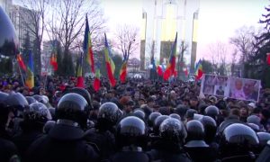 Противозаконное избрание правительства в Молдавии вызвало массовый протест
