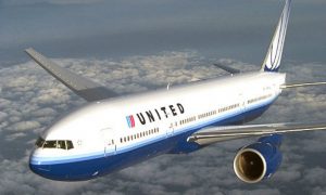 Самолет United Airlines экстренно приземлился из-за взбесившейся 22-летней пассажирки