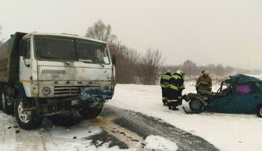 Два человека погибли, 8 пострадали в массовом ДТП в Чувашии 