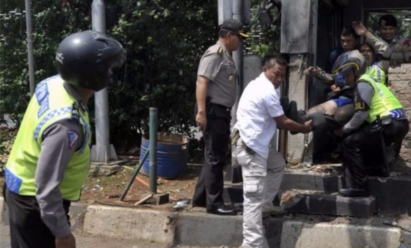 Россияне не обнаружены среди пострадавших от взрывов в Джакарте, - посольство 