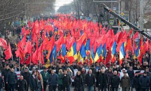 Жители Молдавии потребовали досрочных выборов и сотрудничества с братской Россией