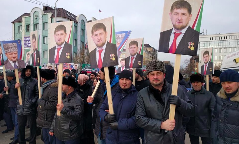 Кадыров поклялся в добровольном участии людей в многотысячном митинге 