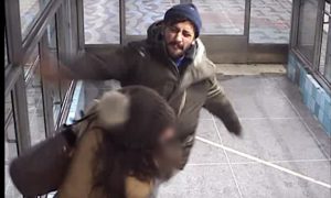 Агрессивный беженец избил женщину с детьми в метро Стокгольма