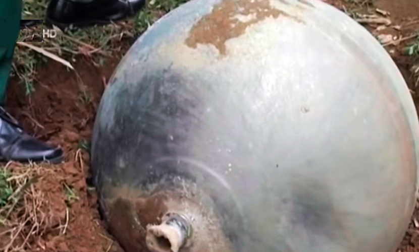 Загадочные космические шары упали на деревню во Вьетнаме 