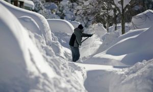 25 человек погибли из-за разгула снежной стихии в США