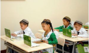 Президент Туркмении включил в школьную программу уроки китайского и японского языков