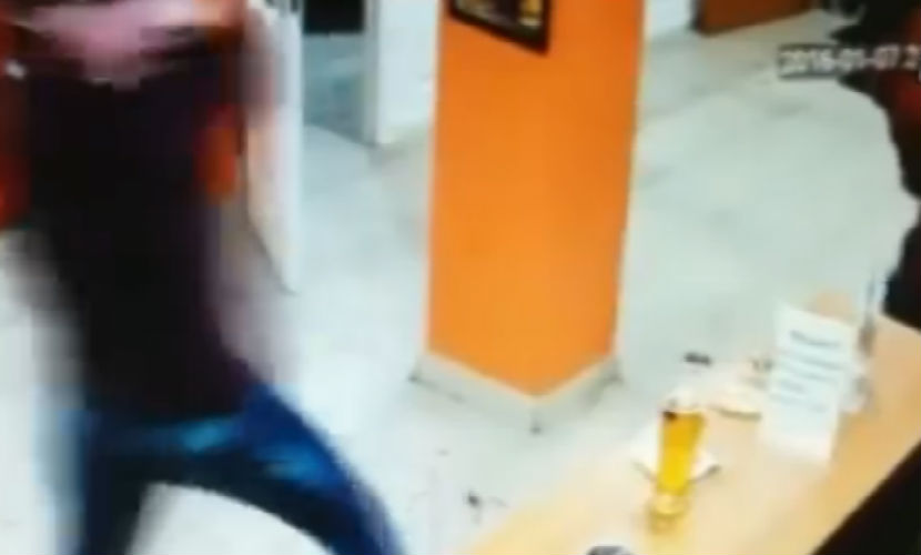 Мужчина расстрелял обидчика за пролитое на голову пиво в баре на Кубани 