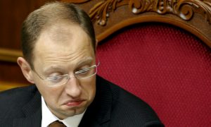 Яценюк заявил о необходимости референдума по изменению Конституции Украины
