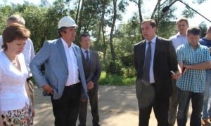 Пресса выяснила, как губернатор Островский «заводил» в Смоленскую область укравшего миллиард подрядчика