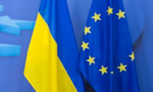 Европа начала шантажировать Украину, угрожая снятием санкций с России