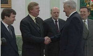 Ельцин заставил Россию совершить рекордный прыжок, однако его олигархи задушили бизнес, - омбудсмен