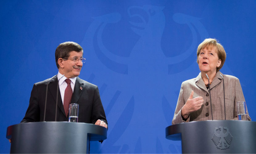 Меркель решила прикрыться от беженцев новой законодательной базой 
