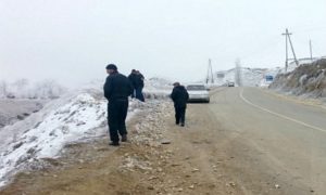 Грузовик с полицейскими сорвался в 100-метровую пропасть в Дагестане