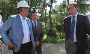 Губернатора Островского уличили в связи с мошенником, укравшим бюджетный миллиард