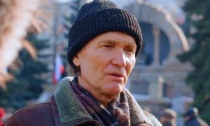 Организатору митинга памяти Немцова сломали ребро у проходной завода в Челябинске