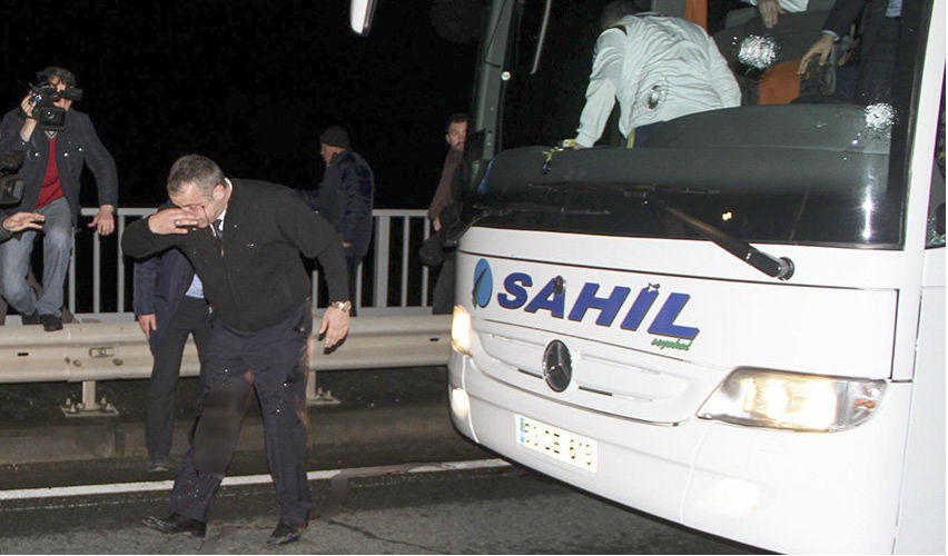 Опубликовано видео атаки агрессивных турков автобуса с футболистами московского 