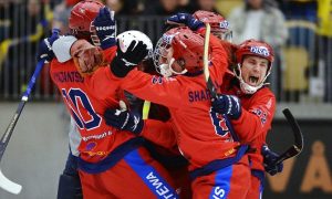 Сборная России по хоккею с мячом справила юбилей, в 10-й раз став чемпионом мира