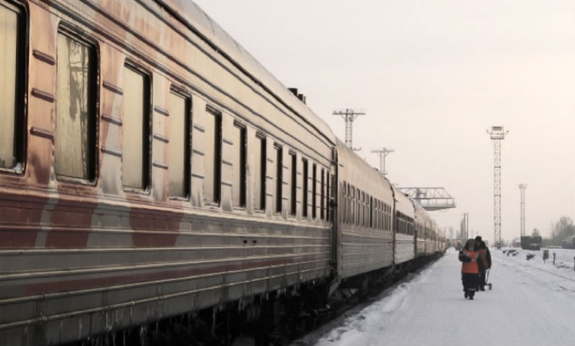 Жд билеты усинск печора. Сыктывкар Усинск поезд. Поезд Воркута Печора. Железная дорога Сыктывкар Воркута. Усинск Микунь поезд.