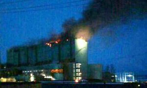 Более 100 человек тушат пожар на третьем энергоблоке Березовской ГРЭС