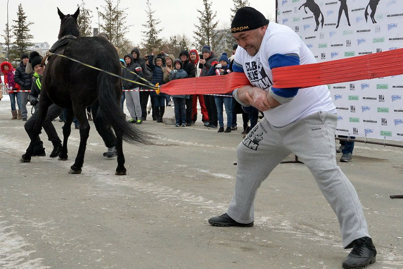Самый сильный человек России обновил рекорд начала XX века 