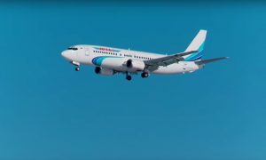 Видео экстренной посадки Boeing без одного колеса шасси в Тюмени появилось в Сети