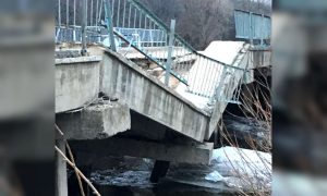 Второй мост обвалился в Приморье