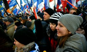 Митинг-концерт «Мы вместе» собрал в центре Москвы звезд политики, шоу-бизнеса и 100 тысяч россиян