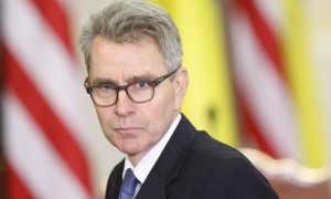 Посла США на Украине возмутила атака радикальной молодежи на активистов ЛГБТ во Львове