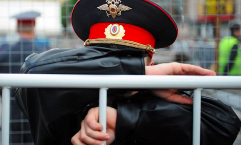 Азартный полицейский устроил вооруженное ограбление в Москве 