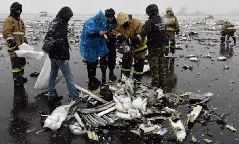 Первые фрагменты тел пассажиров вошедшего носом в землю Boeing доставили в морг Ростова-на-Дону 