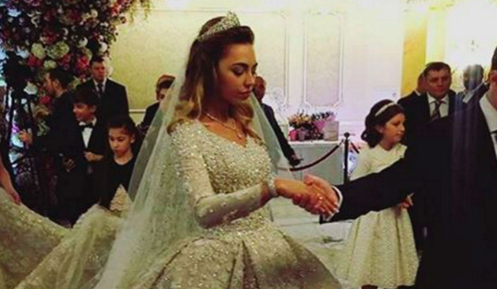 Подруга молодоженов Гуцериевых потеряла на их свадьбе кольцо за 100 тыс. евро 