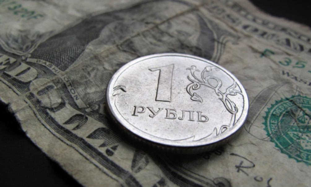 Курс рубля к доллару занижен в три раза, - советник президента России 