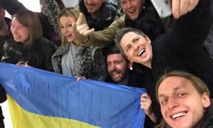 Звезды украинского телевидения заявили о плевке Земфиры в лицо всей страны