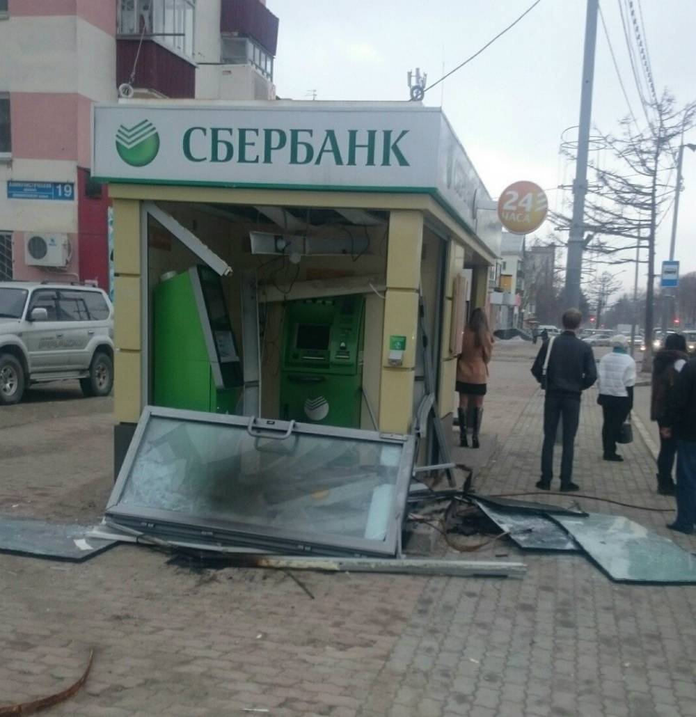 Павильон сбербанка. Будка Сбербанк. Остановка Сбербанк. Киоск Сбербанк. Остановочный павильон Сбербанк.