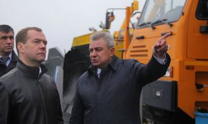 Медведев заявил об отсутствии на Украине промышленности и государства