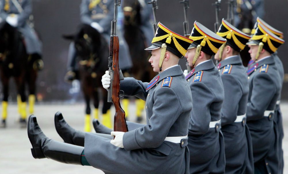 В Москве открылся сезон церемониальных разводов караулов Президентского полка 