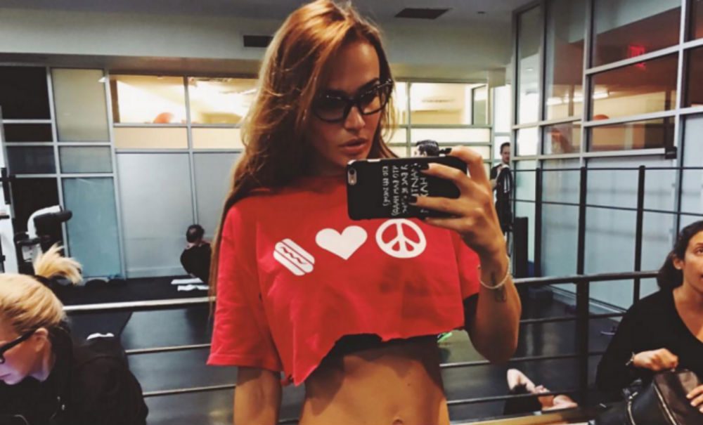 Алена Водонаева решила уменьшить грудь на три размера 