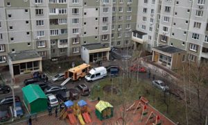 В подвале многоэтажного дома на юго-западе Москвы нашли бомбу