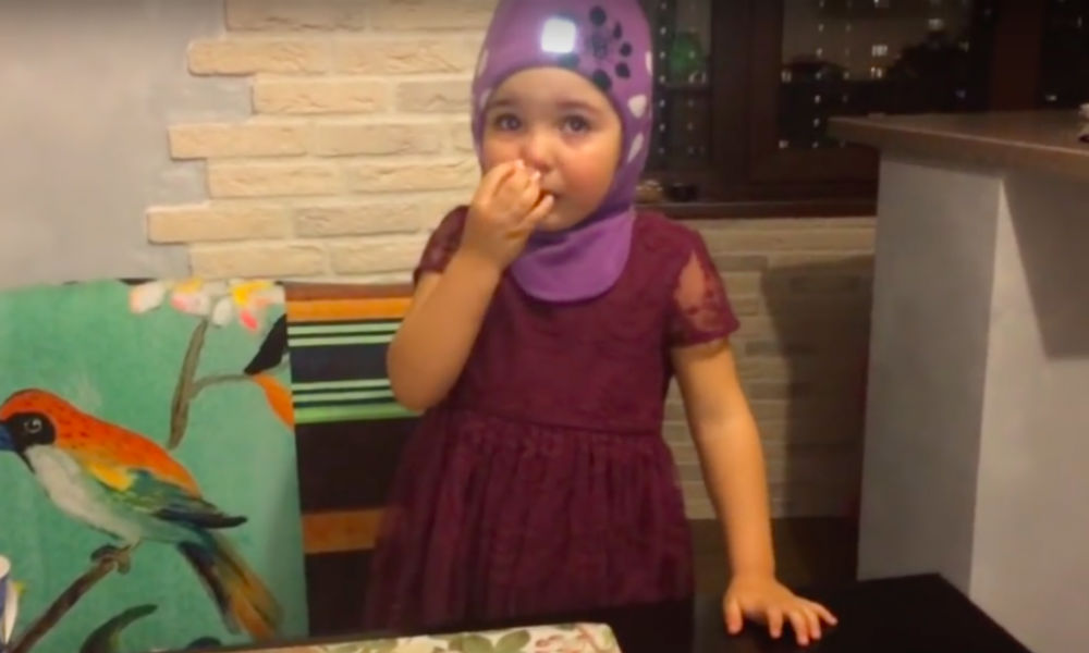 4-летняя москвичка решила сбежать от папы в Африку и стала звездой Интернета 