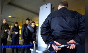 Тотальный досмотр для пассажиров станет обязательным в аэропортах России