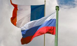 Посол РФ: Обвинения Парижа по инциденту со звездами Давида - возмутительны