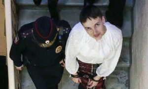 Летчица Надежда Савченко начала сухую голодовку