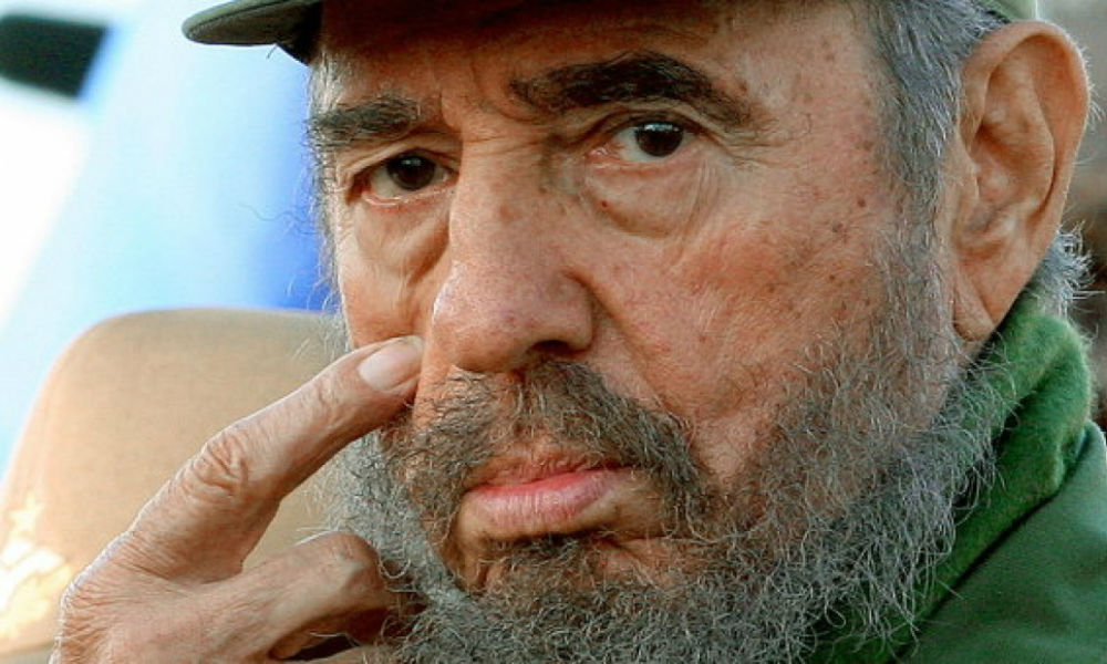 Фидель Кастро спустя восемь месяцев впервые вышел на публику 