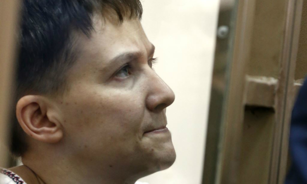 Адвокаты Савченко заявили, что летчицу собираются кормить насильно 