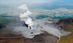 Извержение вулкана произошло после землетрясения в Японии