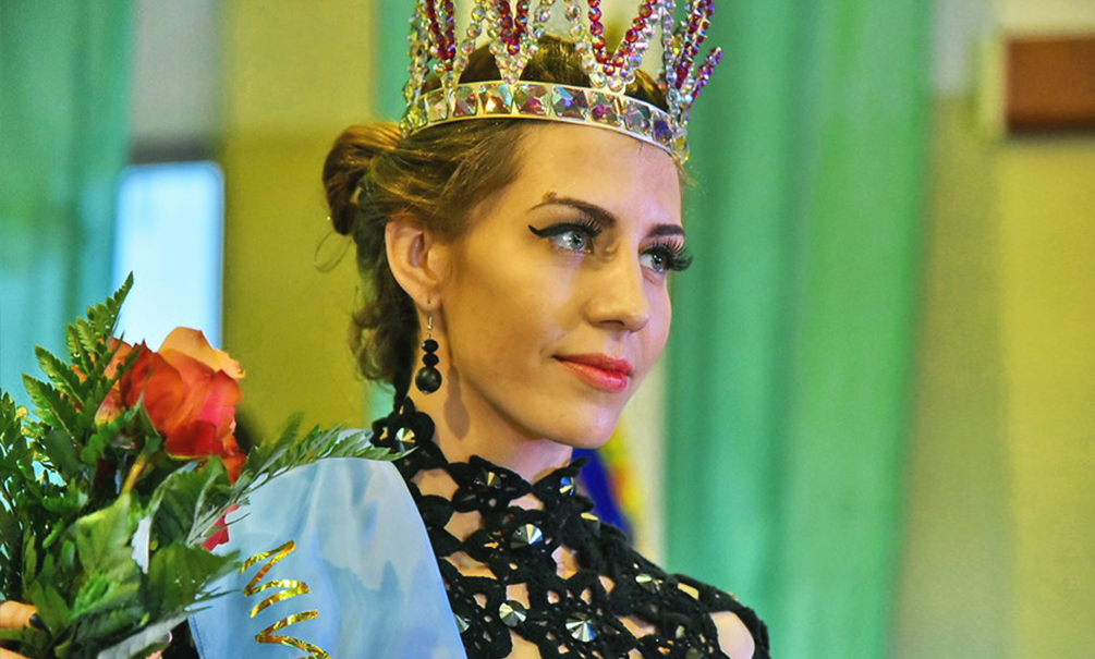 Победительницей конкурса красоты в сибирской колонии стала женщина, продавшая свою дочь 