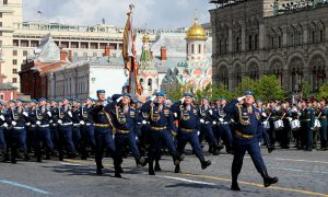 Зрители впервые увидели женские расчеты и новейшие самолеты на генеральной репетиции Парада Победы