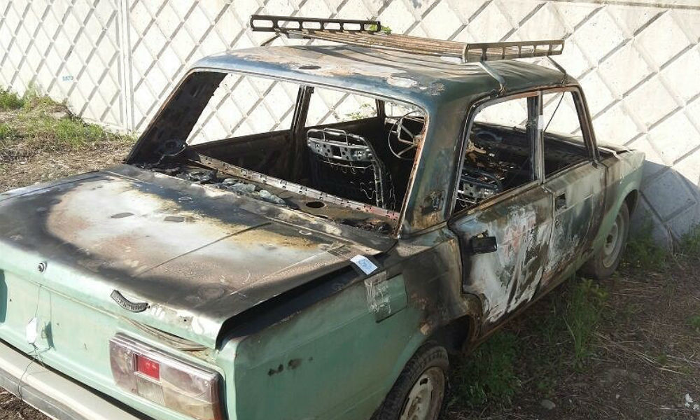 Двухлетний ребенок заживо сгорел в отцовском автомобиле в Хабаровском крае 