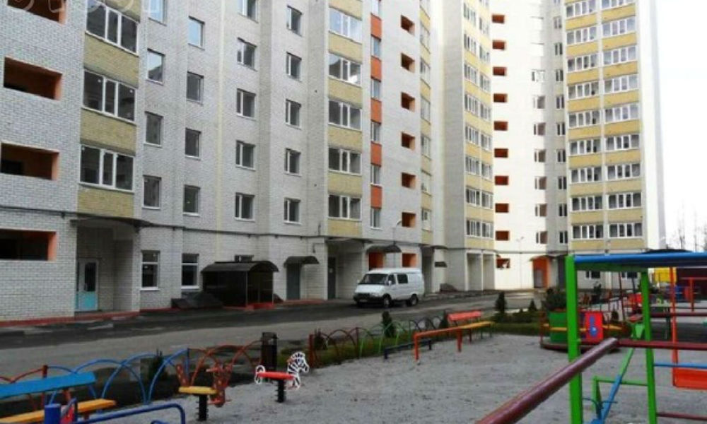 Московская школьница выпала из окна 16 этажа после последнего звонка 