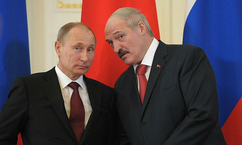 Путин получил от Лукашенко поздравления с Днем Победы 